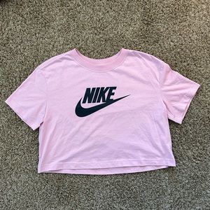 Nike Sportswear Essential Women’s Cropped Logo T-Shirt size S